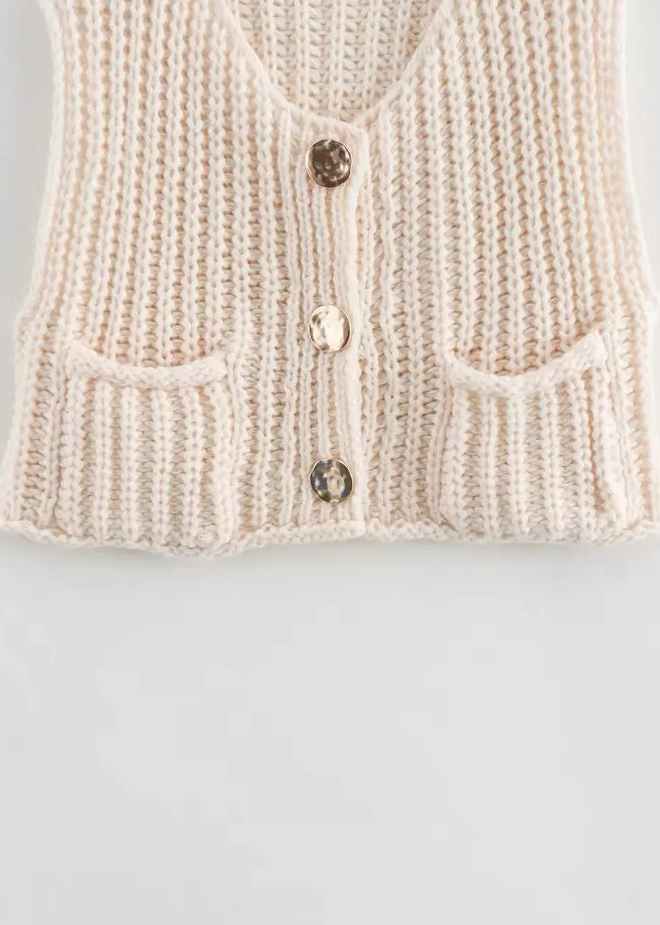 Lesa Knitted Cropped Vest